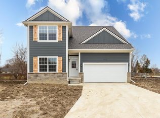 47115 Rosa Ct, Chesterfield, MI 48047