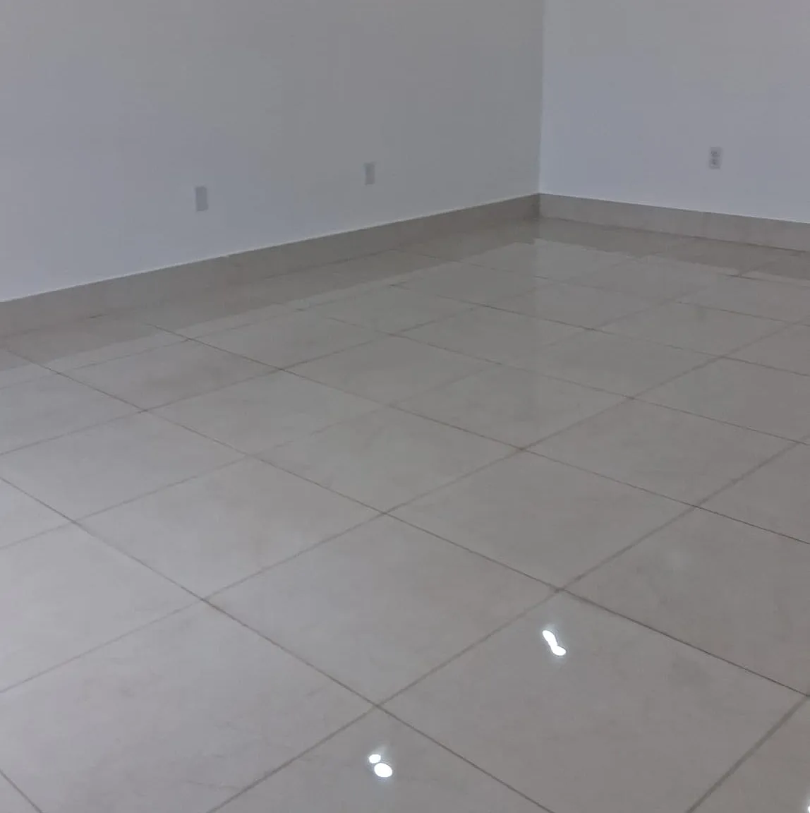 3 bed, 1170 sqft, $3,300 — Photo 1