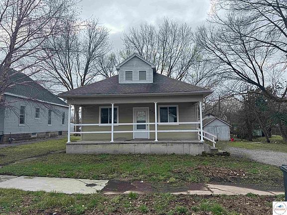 2nd image of 1002 E 10th St