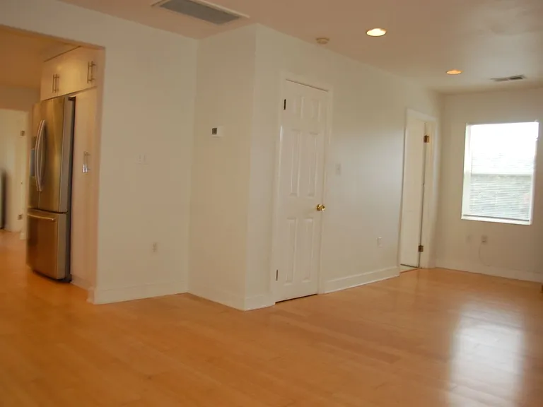 1324 Punta Gorda St — Photo 3