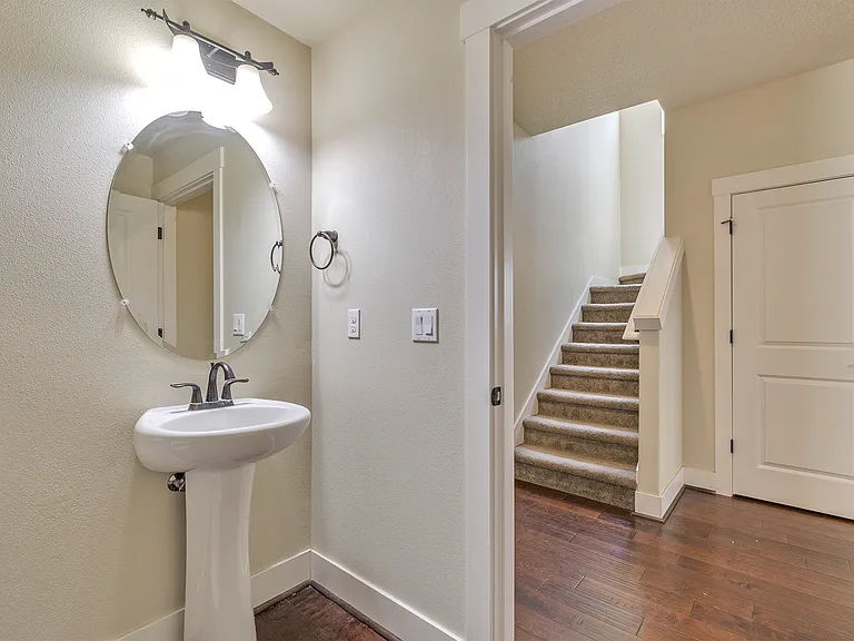 476 NE 76th Ave — Photo 13