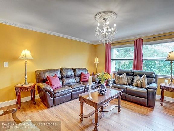 3rd image of 1100 SE 4th Ave APT 29