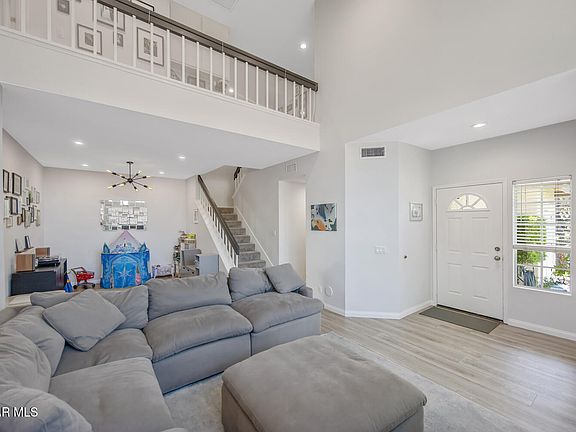 5th image of 156 Windrose Dr