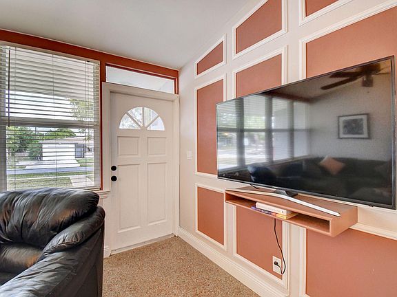 3rd image of 648 W Ocean Ave