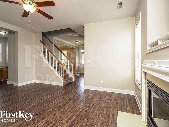 4th image of 221 Bridgewater Dr
