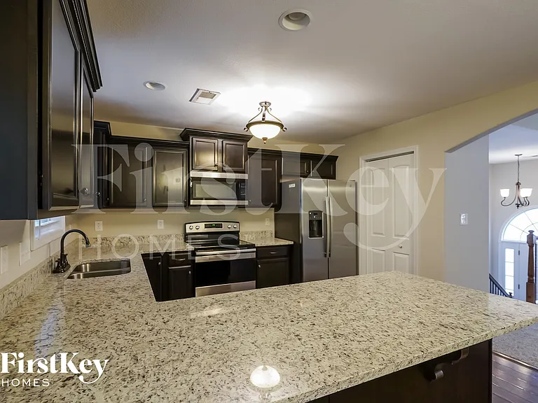 1305 Marcy Ct — Photo 4
