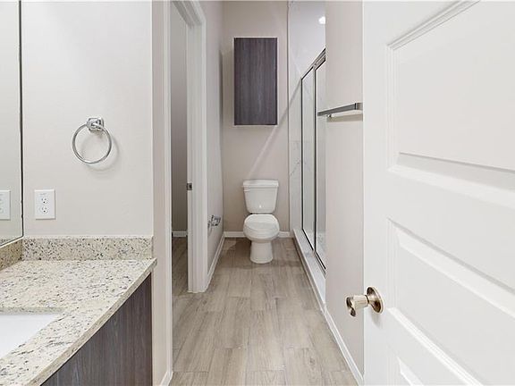 5th image of 120 W Diamond Ave