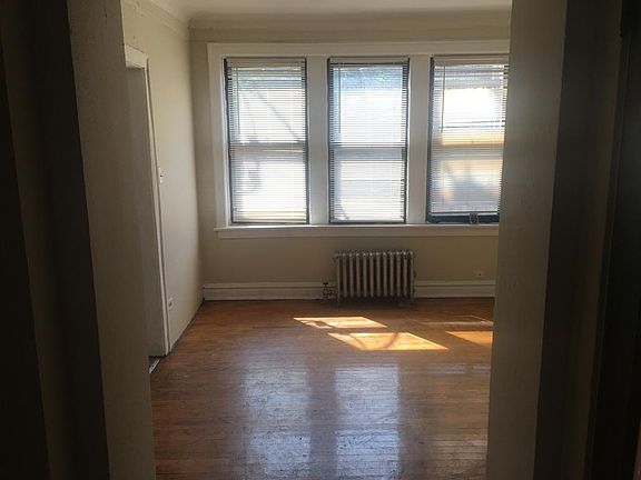 2nd image of 8248 S Drexel Ave APT 1