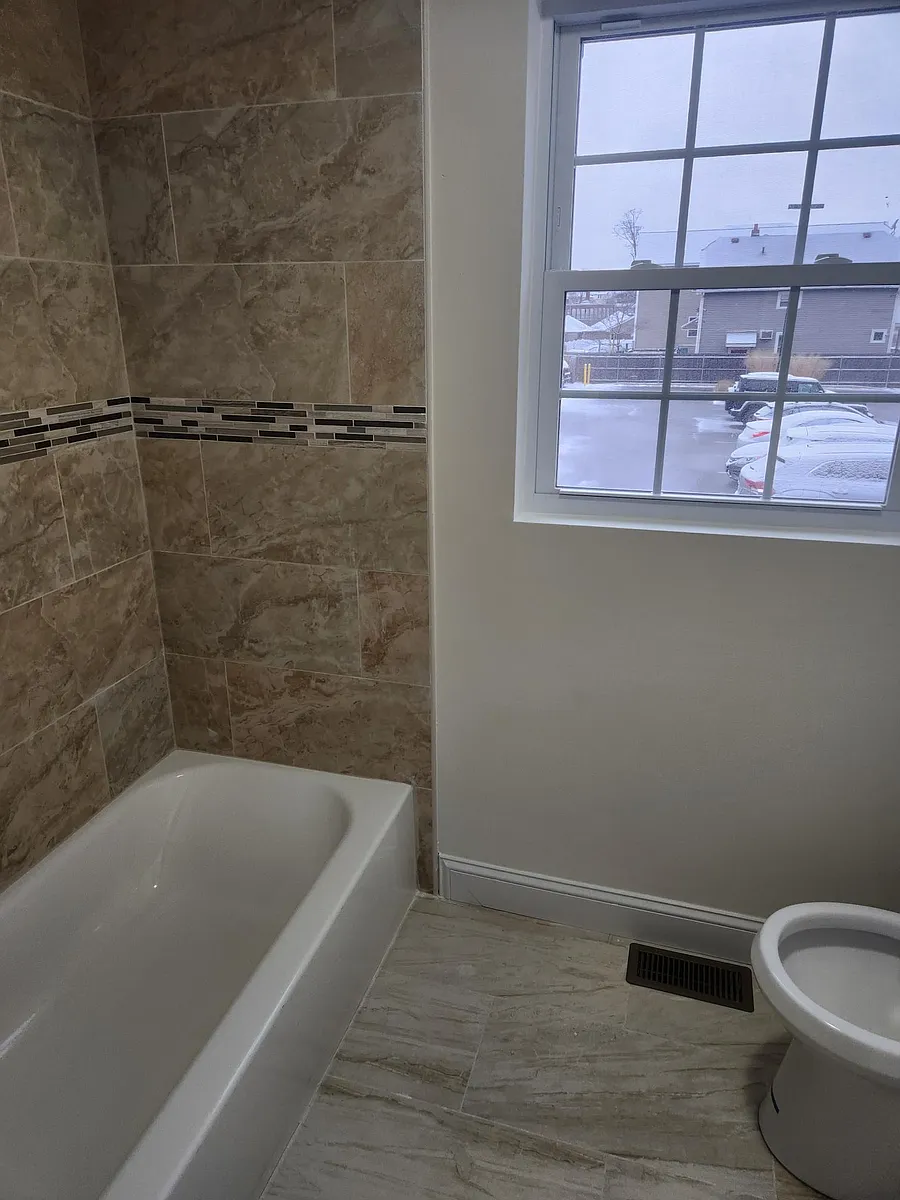 Building Photo - 26 Cromwell St #1