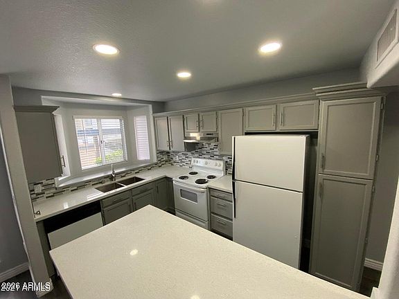 5th image of 220 N 22nd Pl Unit 1054