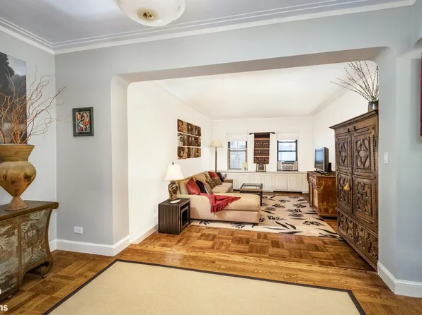 349 East 49th Street image 1 of 3