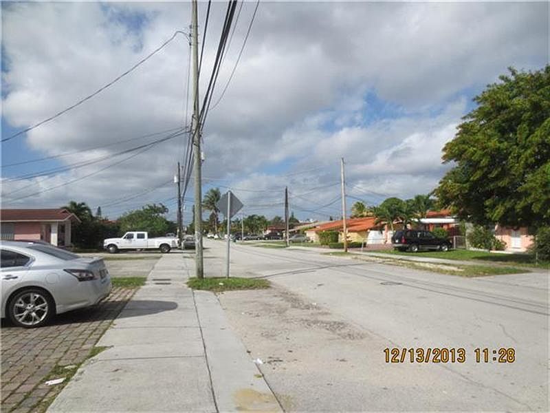 2nd image of 8924 SW 25th St