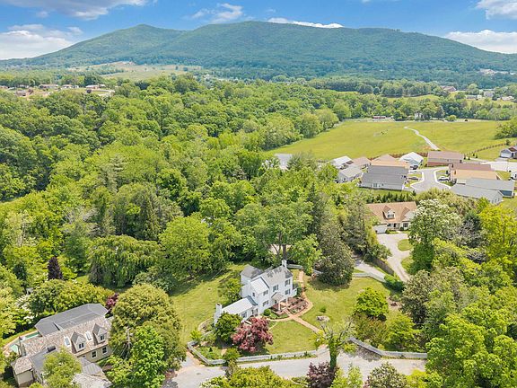2nd image of 6126 Greyholme Ln