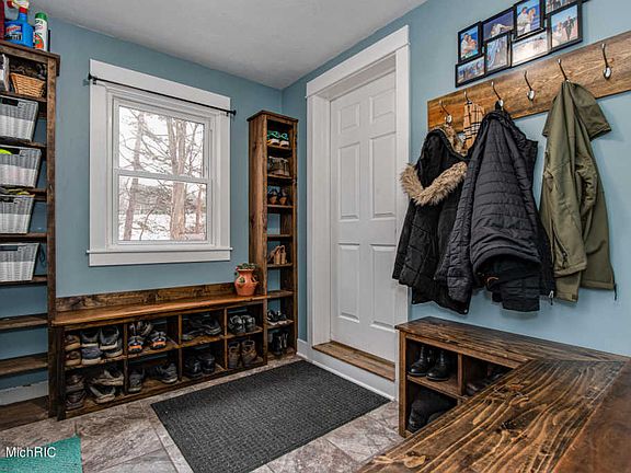 4th image of 6235 English Ave NE