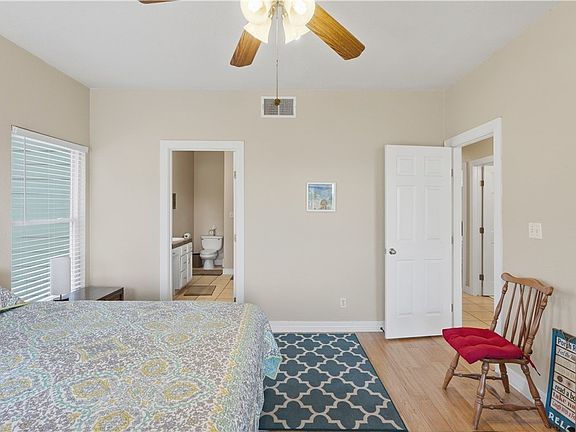 5th image of 956 Lakebreeze Dr