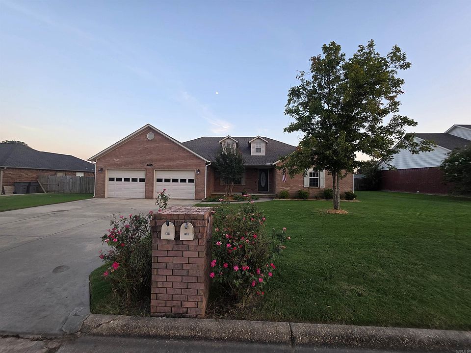 1st image of 2800 Cambridge Dr