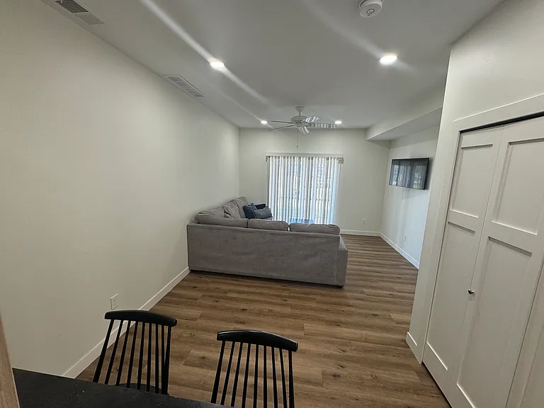 303 N 3rd St #1 — Photo 17