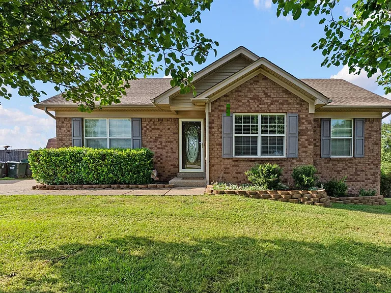 148 Gentry Ln — Photo 1