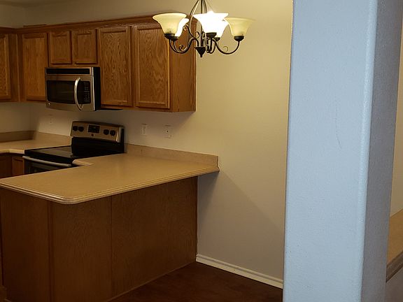 5th image of 3200 Hillsdale St