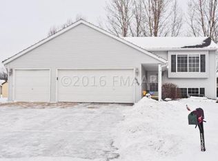 1360 36th Ave S, Moorhead, MN 56560