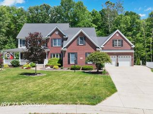 5301 Chin Maya Dr, Swartz Creek, MI 48473