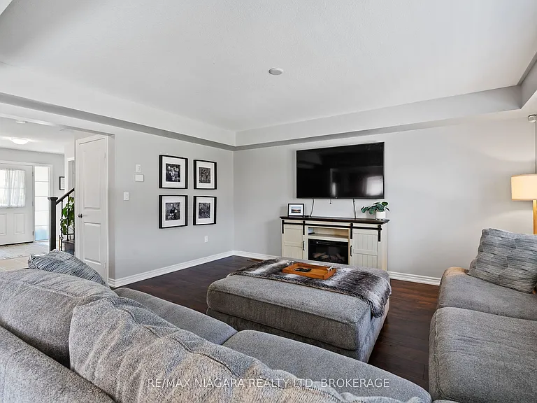 7 Riley Ave — Photo 8