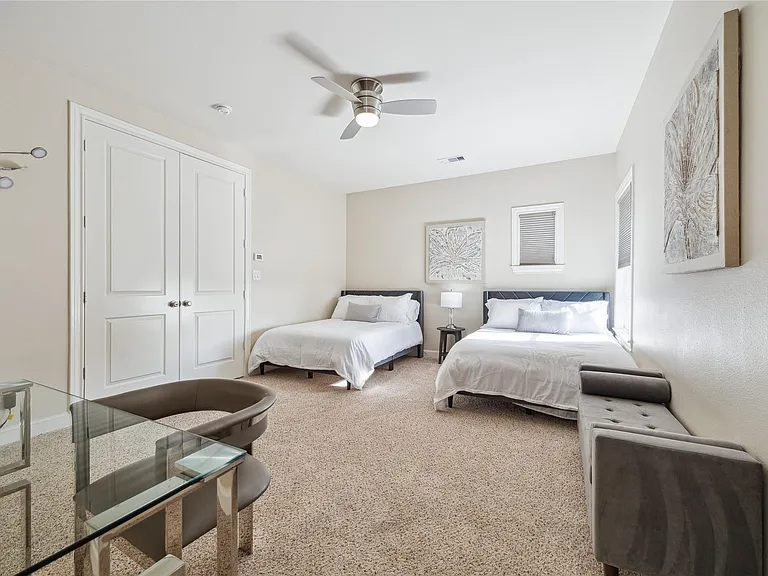9455 Fannin St — Photo 4