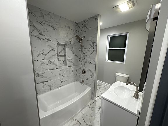5th image of 2028 La Salle Ave Unit 1