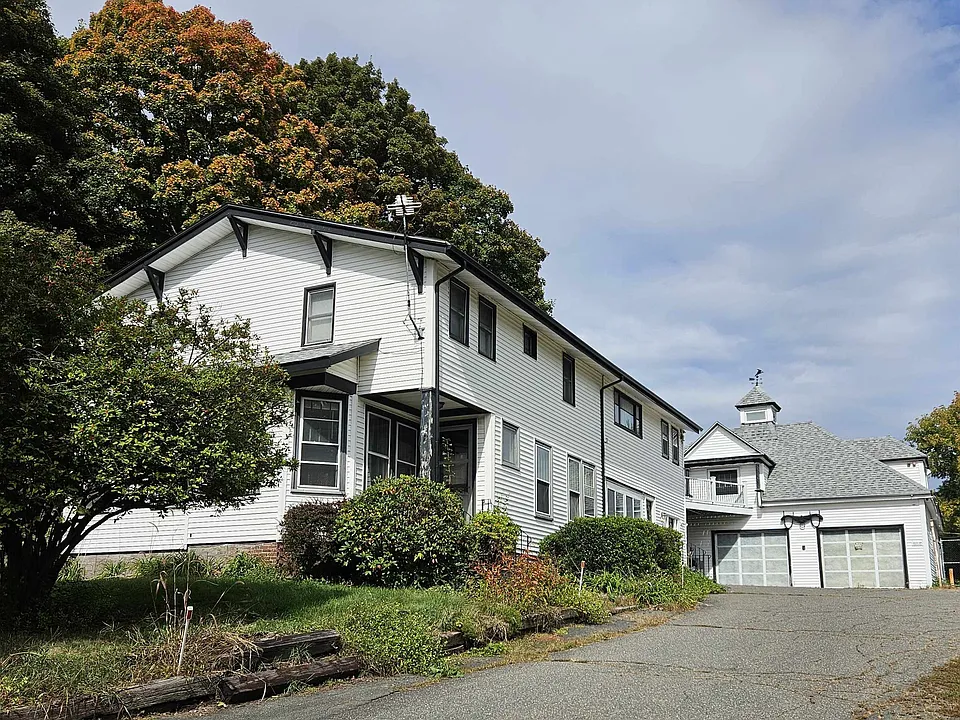 8 Main St