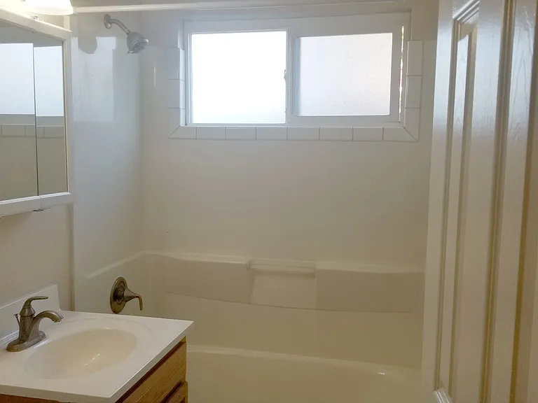 4418 Bond St — Photo 22