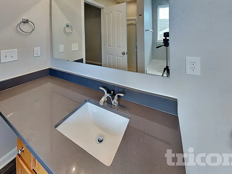 1129 Hawick Dr — Photo 8