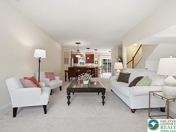 5th image of 2223 Rising Hill Rd