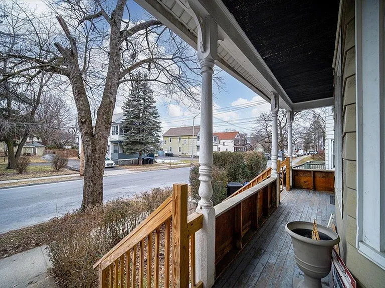 56 Lincoln Ave — Photo 4