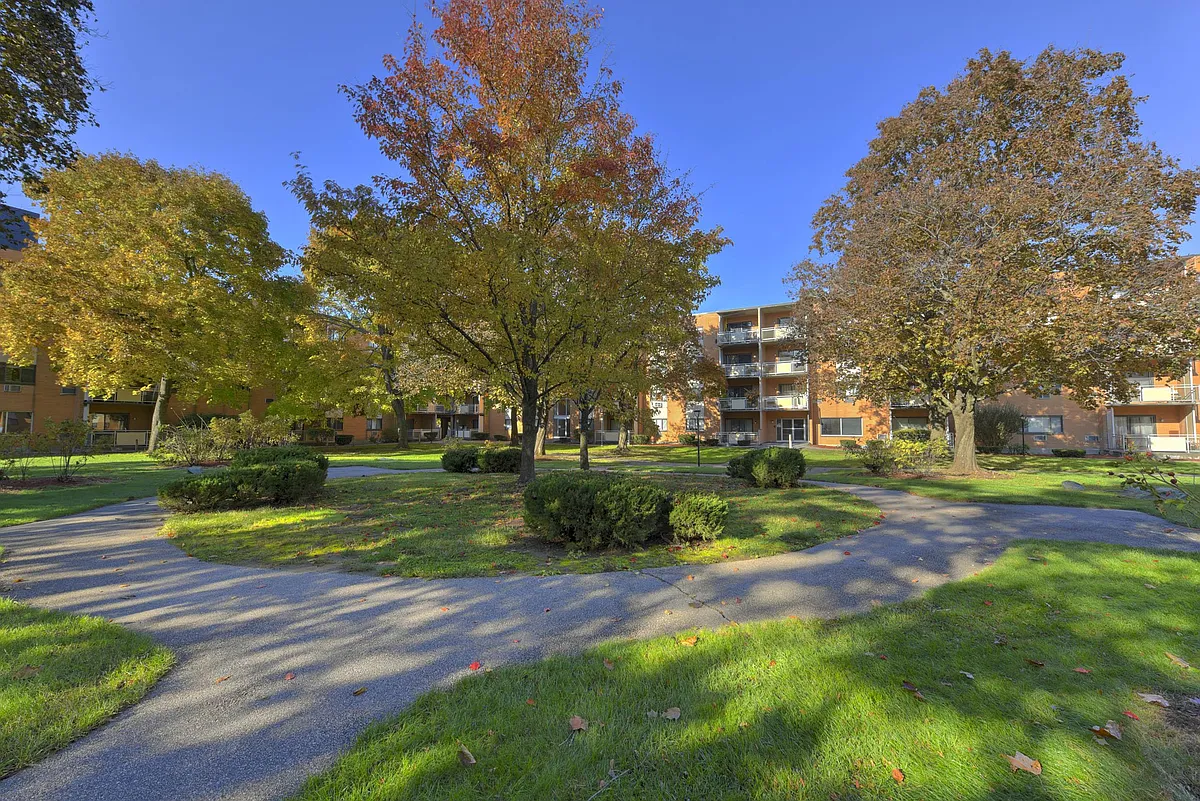 Building Photo - 65 Morton Village Dr