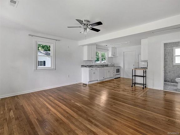 5th image of 21629 Hudson St