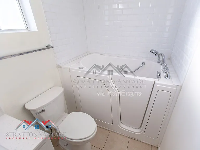 5706 E Des Moines St — Photo 24