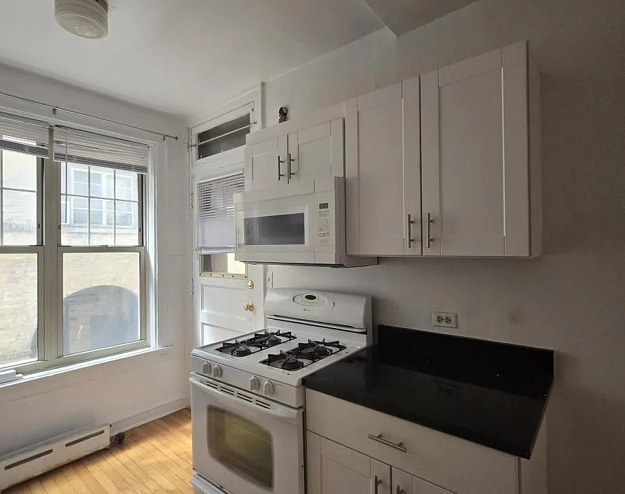 907 Elmwood Ave #D1