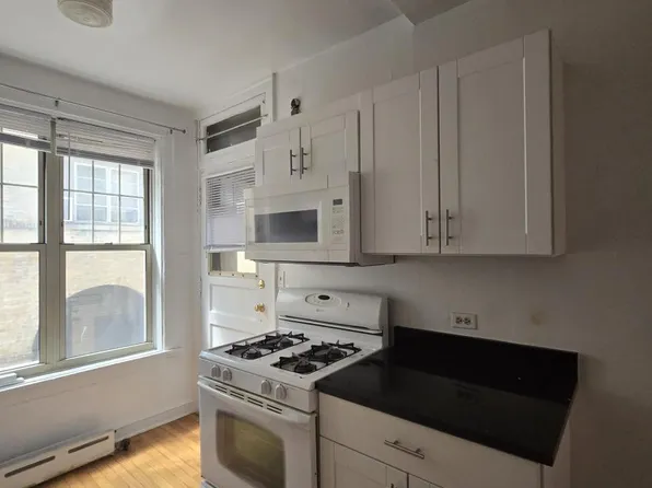 907 Elmwood Ave APT D1, Evanston, IL 60202