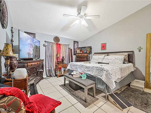 4th image of 4567/4569 Golfview Blvd