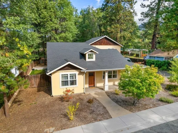 602 Hercules Dr, Mount Shasta, CA 96067