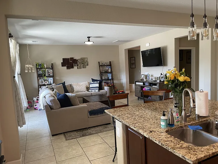10510 Rollins Dr — Photo 5