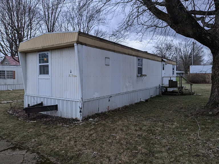 202 E Seminary St — Photo 8