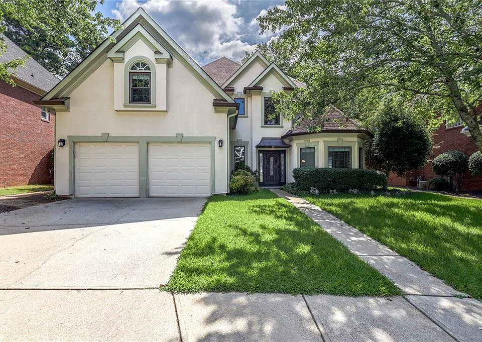 1167 Druid Walk
