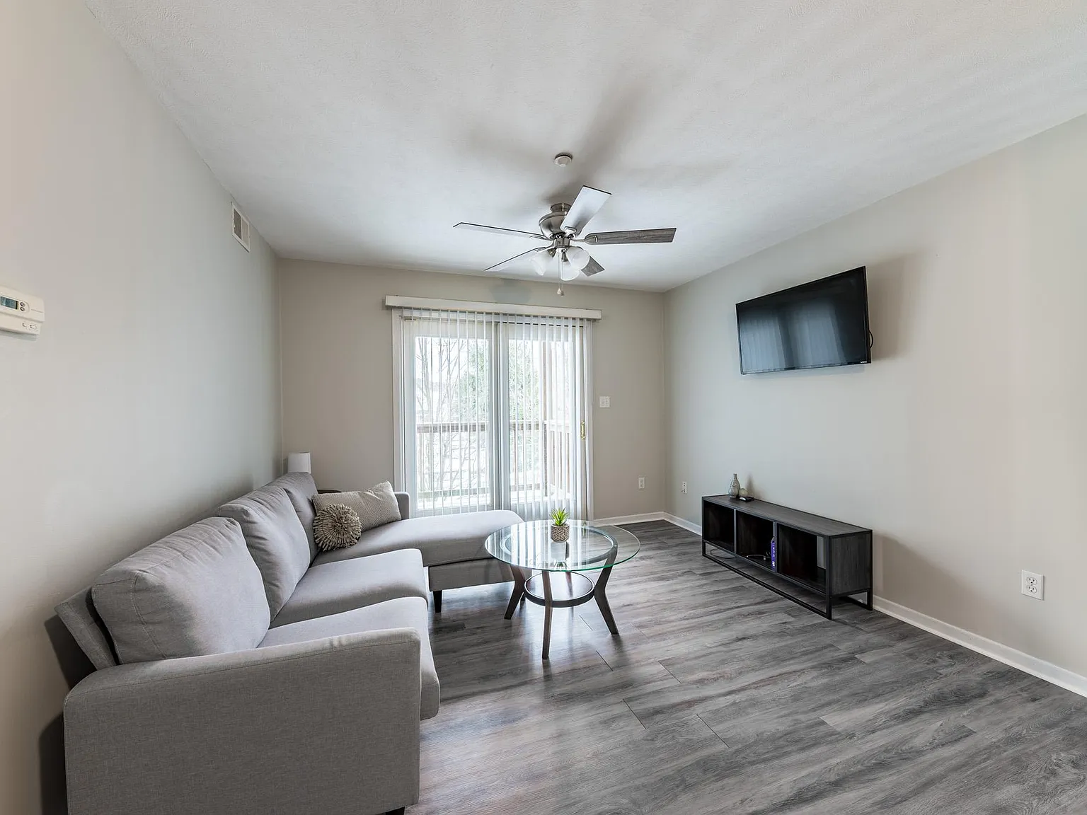 1 bed, 528 sqft, $1,045 — Photo 1