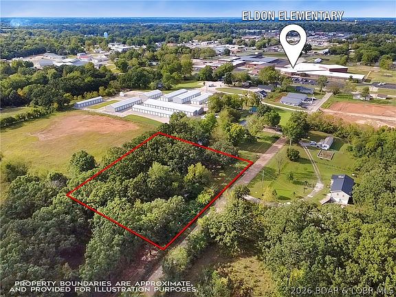 2nd image of 1703 Old Tuscumbia Rd