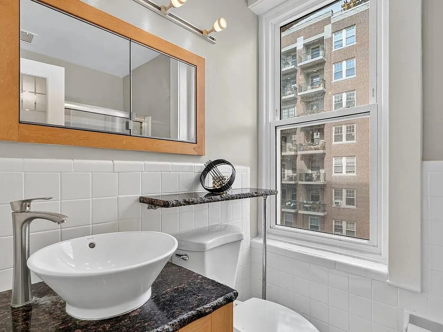 Studio, 513 sqft, $2,150 — Photo 3
