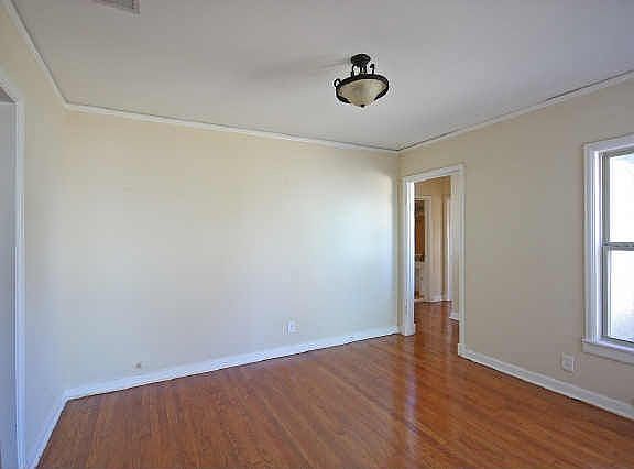4th image of 215 N Shore Dr