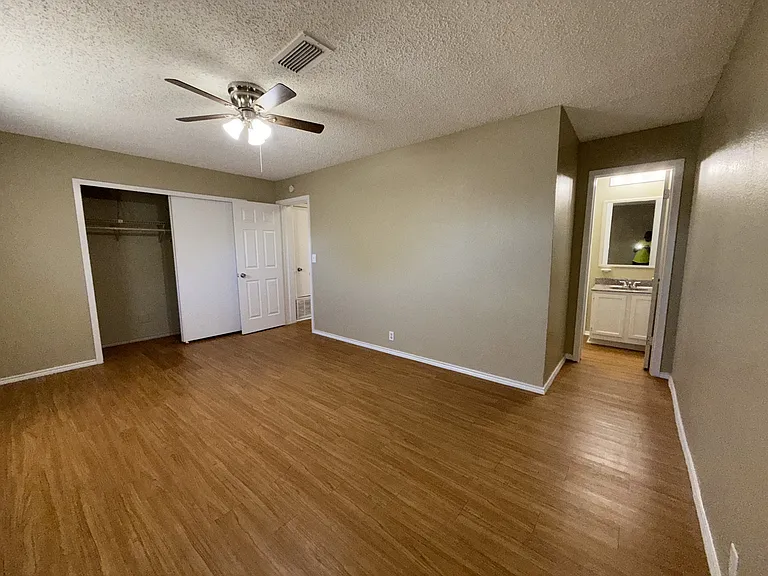 117 Montego Dr — Photo 7
