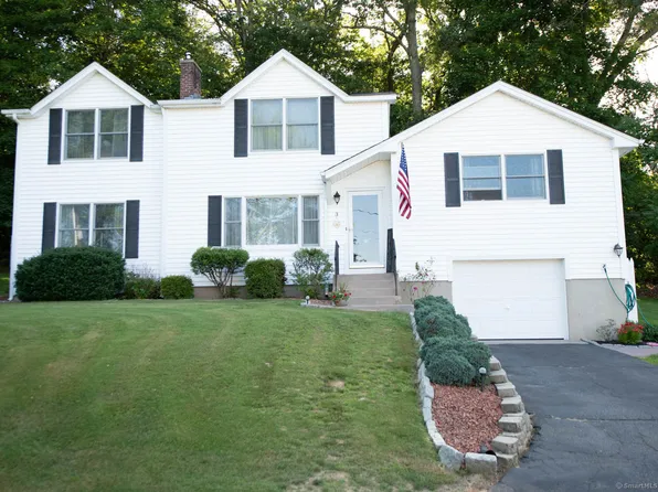 3 Miller Avenue, Waterford, CT 06375