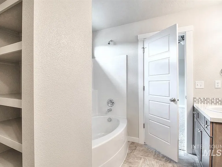 831 N Cottage Cove Way — Photo 13